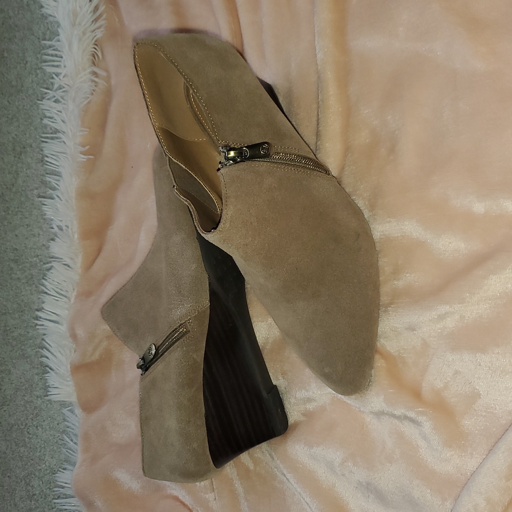 Adrienne Vittadini Ankle Wedge Suede Booties, Beige, Size 10
